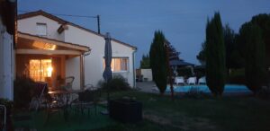 la terrasse le soir
